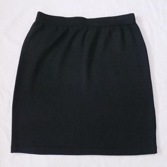 Classic St. John black knit mini skirt - Picture 6 of 6